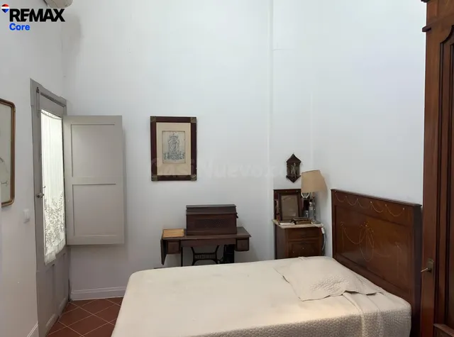 Casa con Encanto de 180 m2 con Patio y Gran Porche en el Centro de Puebla de la Calzada — 14