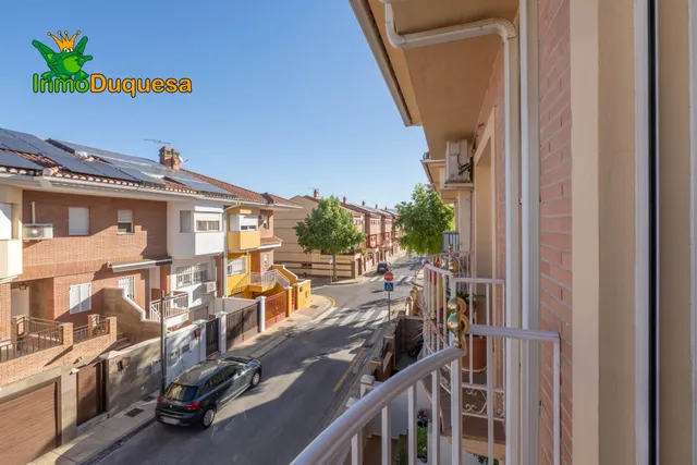 Casa adosada con eficiencia CEE = A (Junto al Vial de Churriana de la Vega). — 32