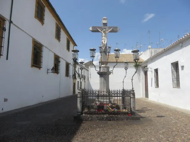 Garaje cerca de la Torre de la Malmuerta. Videovigilancia, fácil acceso y maniobrabilidad. — 12