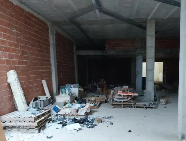 Local comercial en bruto en venta en Picassent (Valencia) — 6