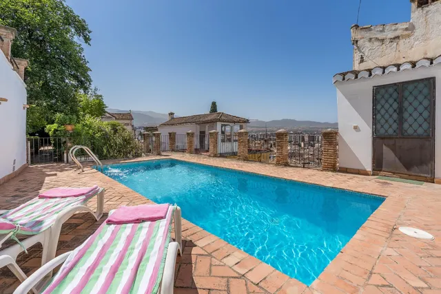 PRECIOSO CARMEN A LA VENTA