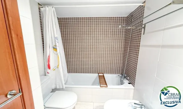 Piso de 2 dormitorios con ascensor en Figueres — 29