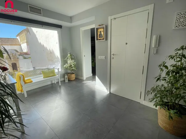PISO EN EL CENTRO DE LA CIUDAD COMPLETAMENTE REFORMADO — 27