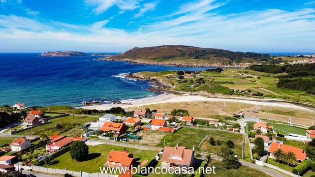 ¡FIN de SEMANA a tan SOLO 700 METROS de la PLAYA de SEIRUGA-MALPICA DE BERGANTIÑOS ! PRECIO NO NEGOCIABLE . — 3