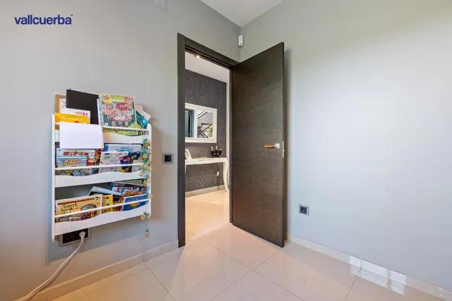 CASA ESQUINERA EN RESIDENCIAL AIGÜESVERDS DE REUS — 17