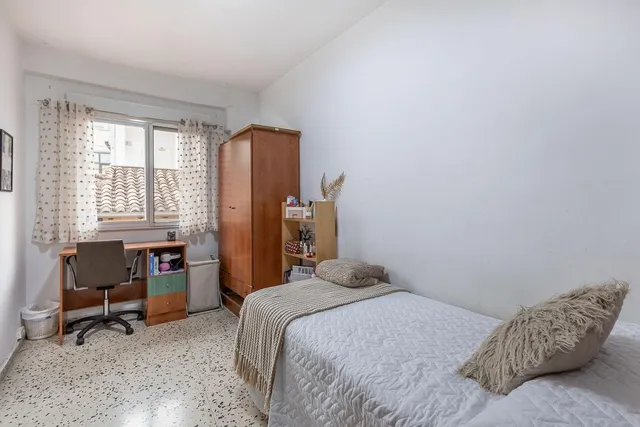 Piso 4 dormitorios en C/ San Juan de Dios de Granada. — 7