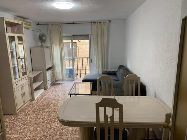 SE ALQUILA UN PISO  CERCA DE LA UNIVERSIDAD DE LA MERCED — 5