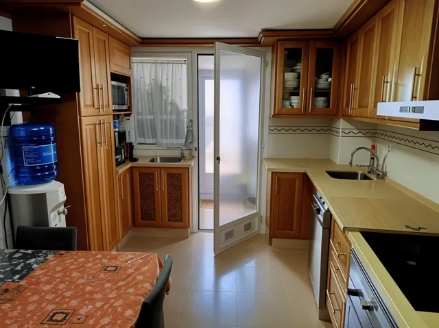 Amplio Piso en el Corazón de Albacete: Una Oportunidad Única — 9