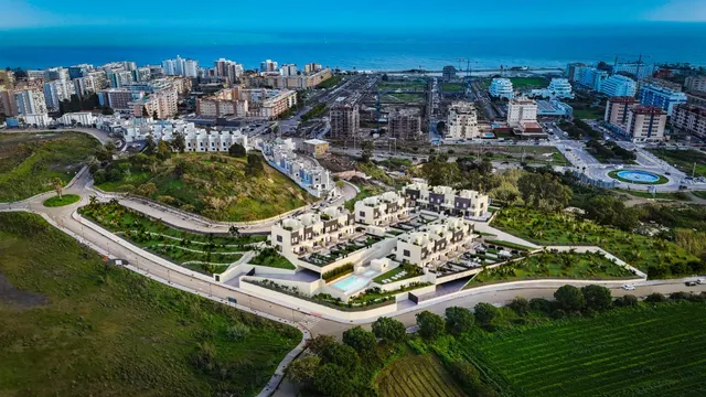 Adosado de lujo de obra nueva a 500 metros del mar – Torre d - foto 2