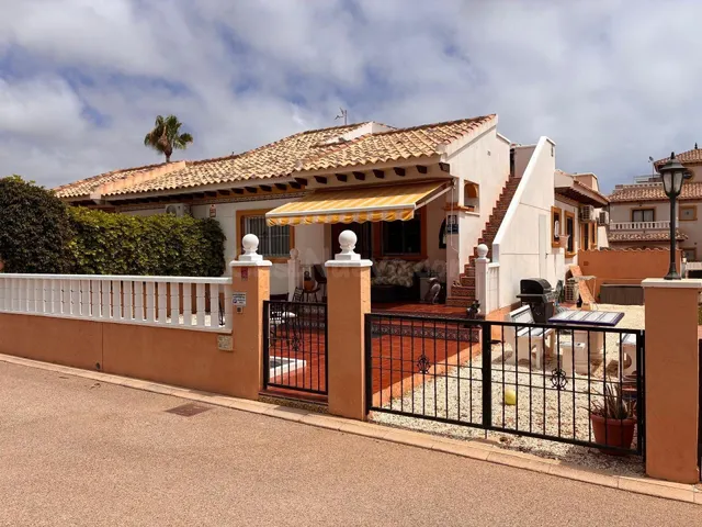 Pareado 2 habitaciones 62m² en venta - Lomas de Cabo Roig - foto 2