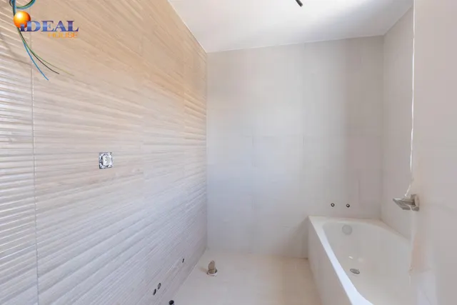 Espectacular casa adosasa de obra nueva — 25