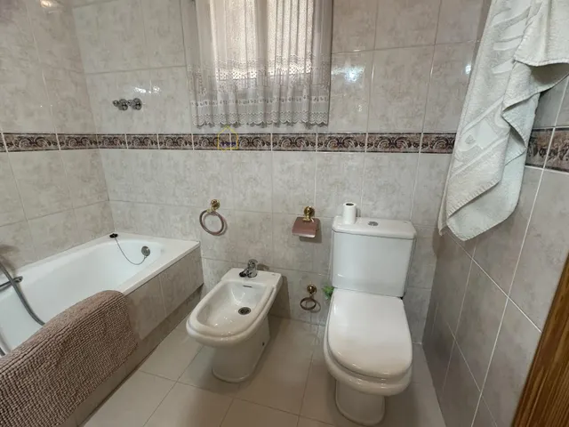 Dúplex de 4 dormitorios, cochera y patio en San José — 31