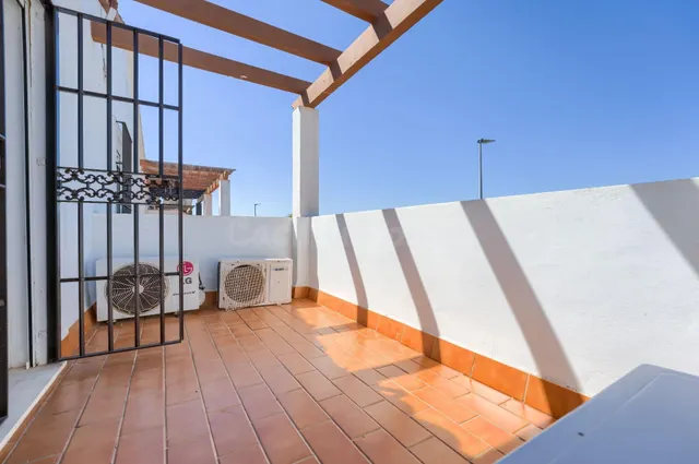 ¡EL HOGAR PERFECTO QUE BUSCABAS EN LA PUEBLA DEL RÍO! Casa a