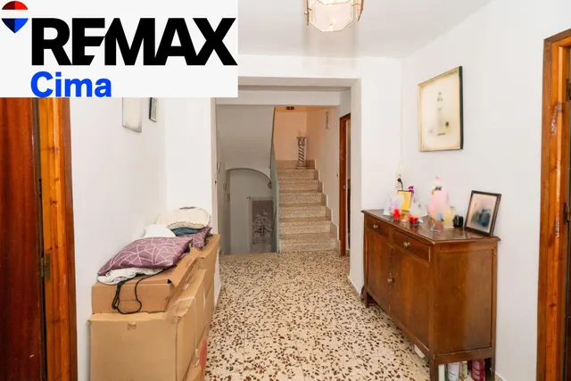 CASA CON PATIO, ALMACÉN Y PLANTA BAJA COMPLETA EN ZÚJAR - foto 4