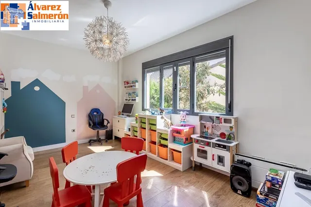 Chalet en Cañadas del Parque, Dilar — 18