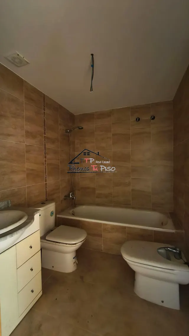 ÁTICO-DÚPLEX A ESTRENAR. 4 DORMITORIOS. 3 BAÑOS. TERRAZA DE 35M. COCHERA INCLUIDA — 44
