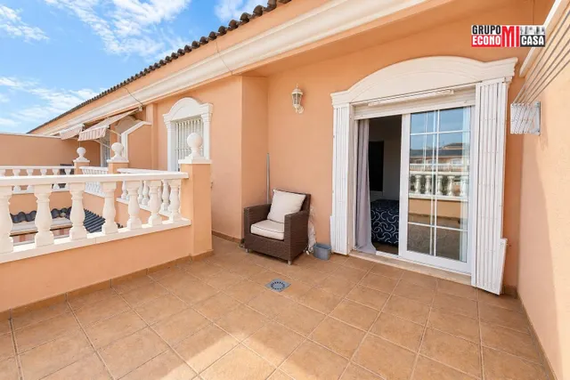 Chalet adosado de 2 dormitorios con terraza, piscina y sol de tarde en Gran Alacant — 9
