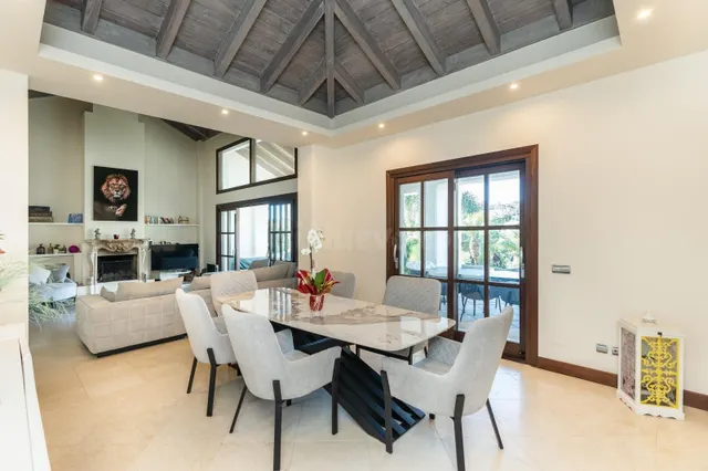 EXCEPCIONAL VILLA EN EL PARAÍSO — 3