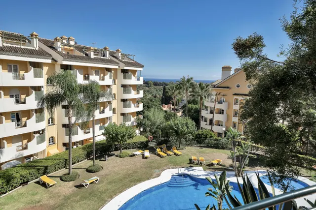 Apartamento en 4a Planta con vistas al mar y montaña en Señorío de Aloha — 12
