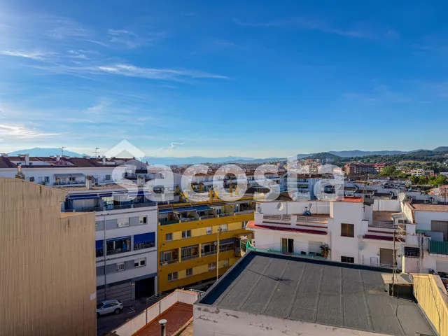 Piso con vistas al mar y a la montaña en Els Pavos, Blanes — 28