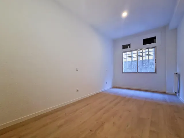 Alquiler de vivienda reformada de dos dormitorios en chamartín — 6