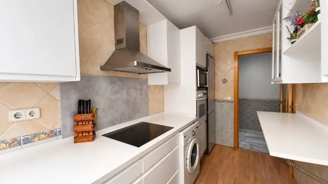 ESTUPENDO PISO EN VENTA EN MALAGA - foto 3