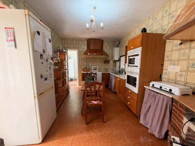 Acogedora casa de planta baja con jardín mediterráneo, patio soleado y gran garaje privado en Las Palas — 25