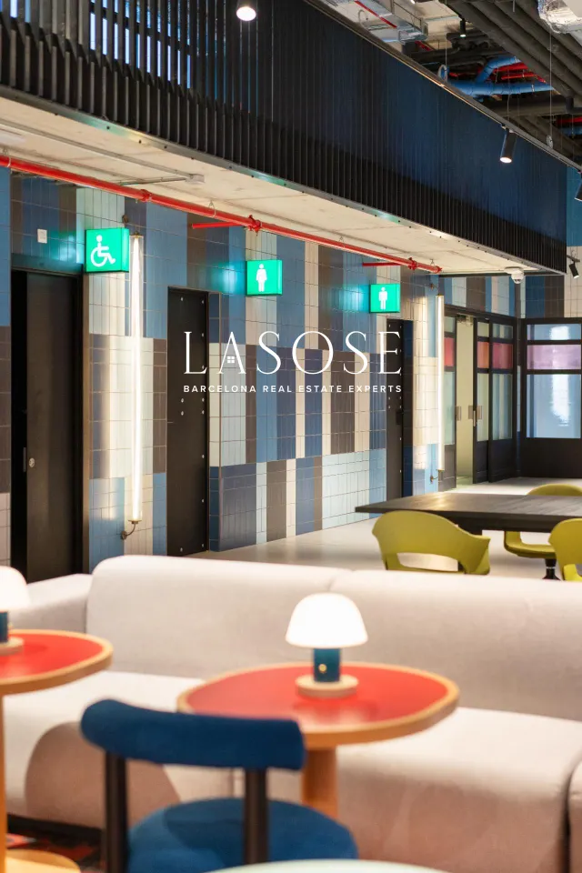 Precioso studio en un lujoso coliving a pocos metros de la playa de Bogatell — 13