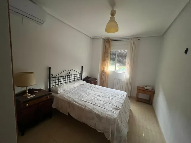 SE VENDE PISO / ASCENSOR/ PARA REFORMAR / BENALUA,/ JUNTO JUZGADOS — 16