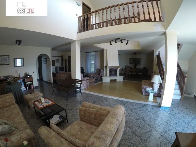 EXCLUSIVIDAD Y TRANQUILIDAD A UN PASO DE LA PLAYA.ARNUERO — 15