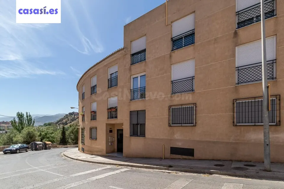 ¡¡Fantástico piso de 7 habitaciones en zona Avd. Cervantes !!