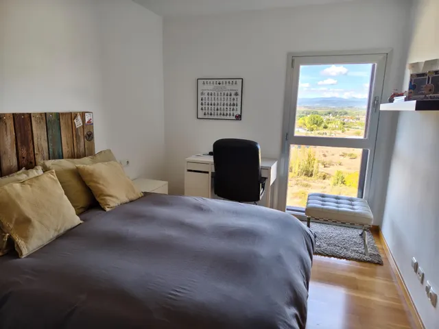 Amplio y Luminoso Piso en La Rosaleda, Ponferrada - €169.000 — 17