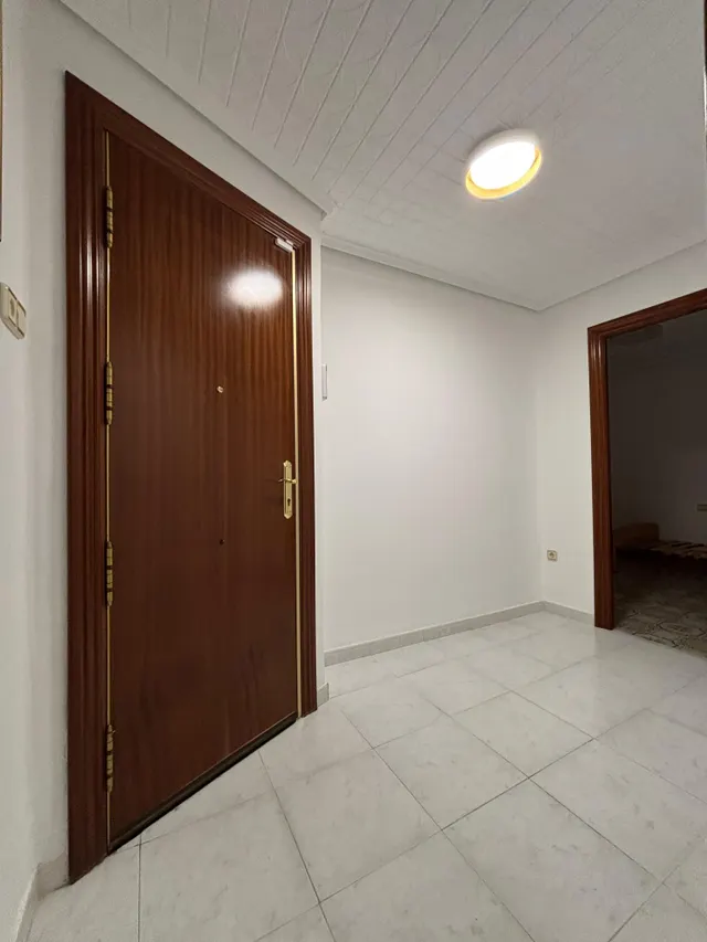Piso de 4 habitaciones con ascensor y patio en Benicalap — 13