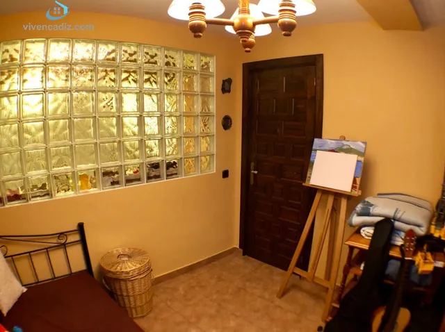 AMPLIA VIVIENDA CON ASCENSOR - ZONA CENTRO — 7