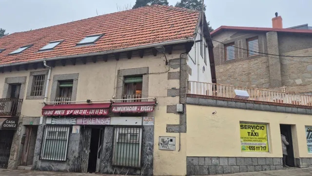 Dos pisos y un local en Cercedilla — 43