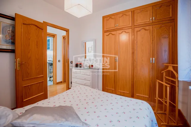 PISO EN VENTA  3 habitaciones, TERRAZA, PARKING Y TRASTERO — 26