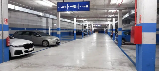 Se alquila por largo tiempo plazas de parking ( garaje ) en lomas de cabo roig ( orihuela costa) — 10