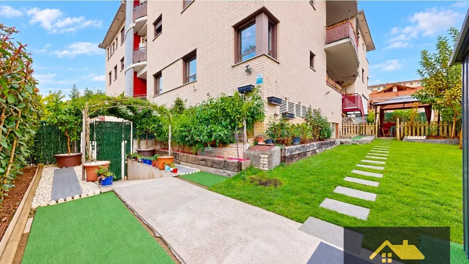 Se vende Bajo de 150m2 con jardín de 140m2 y 2 piscinas comunitarias en Sopuerta, Vizcaya