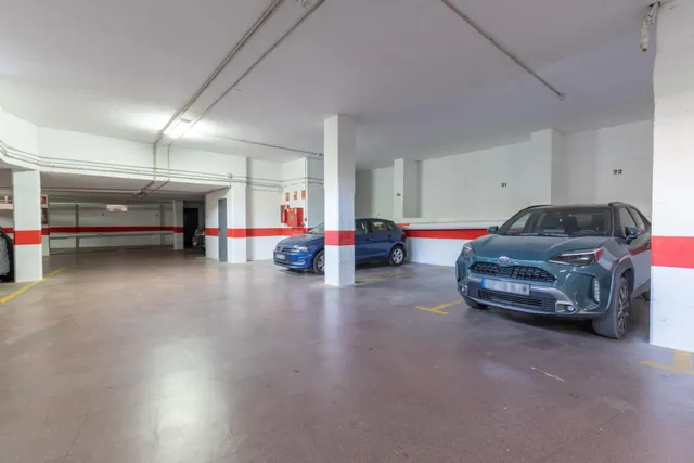 Ideal inversores!!! 35 plazas de aparcamiento y 5 trasteros, todo alquilado — 16