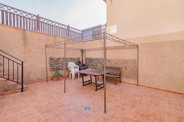 CHALET PAREADO CON PISCINA COMUNITARIA, CIJUELA — 9