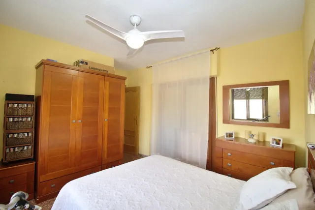 Piso con piscina, garaje y a dos calles de la playa — 20
