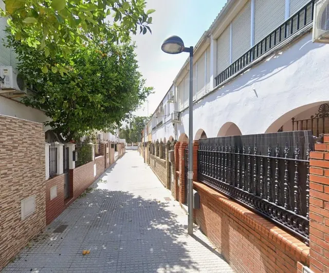 PISO EN DOS HERMANAS