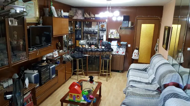 Amplio Piso en Orcasitas, Madrid — 2