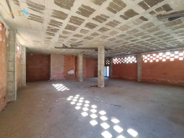 LOCAL DIAFANO CON AMPLIOS PATIOS IDEAL PARA CUALQUIER TIPO D