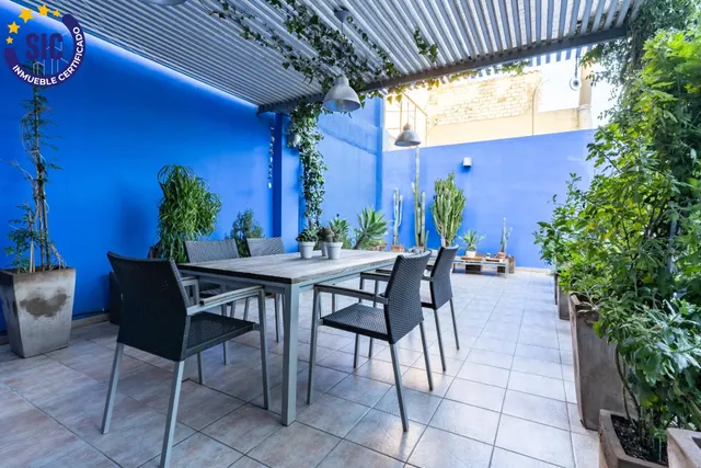 Exclusiva casa en calle Alacuás: espacio, diseño y máximo confort — 13