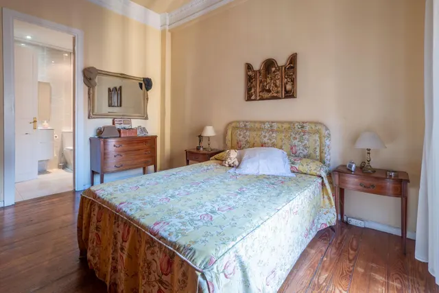 GROS. SE VENDE NUDA PROPIEDAD — 11
