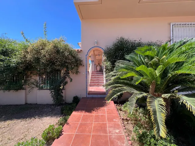 ESPECTACULAR CASA PAREADA EN BENALMADENA 325 M2 — 2
