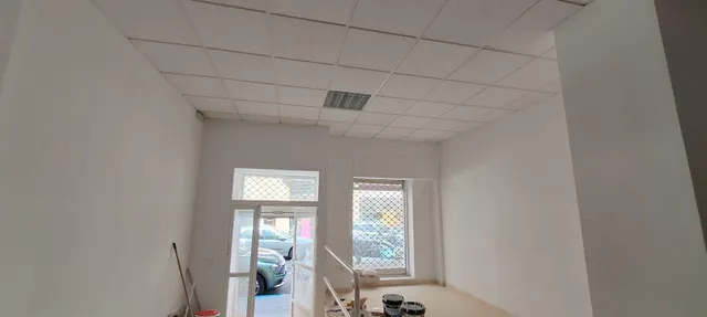 SE VENDE LOCAL CENTRICO , JUNTO TRAFICO Y DIPUTACION — 6