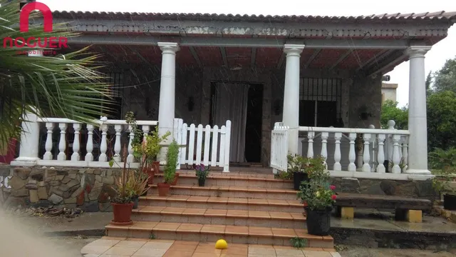 CASA EN HIGUERON — 9