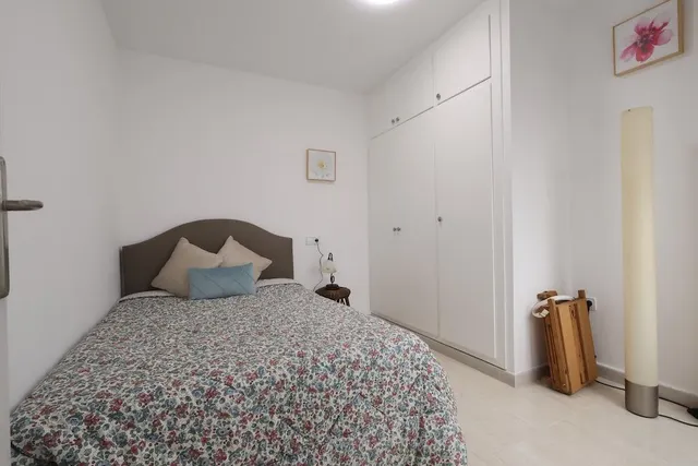 Torrevieja Avda de la Libertad, apartamento en planta 1ª frente al nuevo centro comercial del puerto — 27